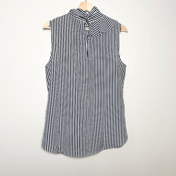 Banana Republic Classic Tie Neck Ruffle Stripe Dark Navy Sleeveless Top Sz M - Picture 5 of 8